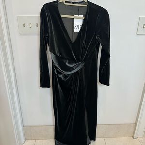BNWT Zara green velvet velvet midi dress, with slit, XL